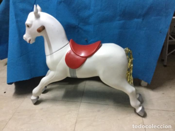 Giocattoli antichi e Giochi di collezione: Caballito plastico