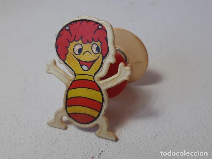 Juguetes antiguos y Juegos de colecci&oacute;n: ANTIGUA PULGA SALTARINA DE LA ABEJA MAYA - MUELLE SALTARIN DE KIOSCO A&Ntilde;OS 80