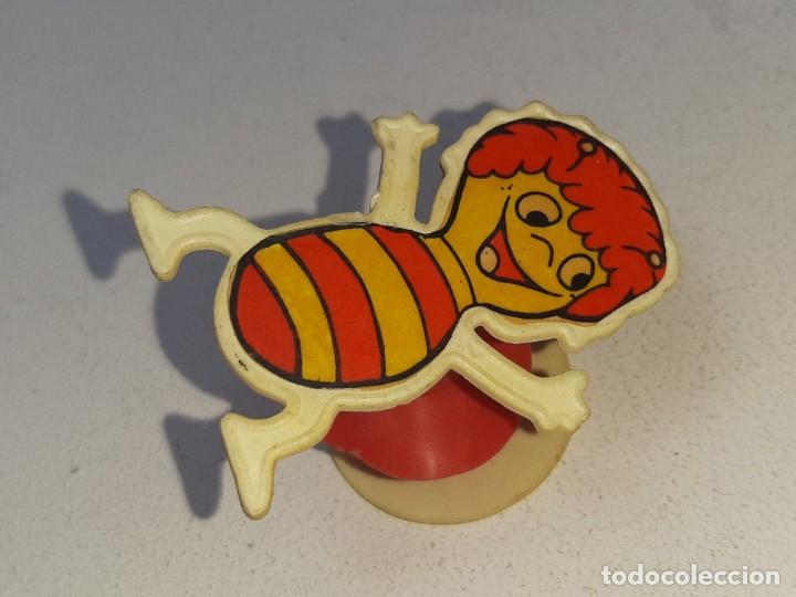 Juguetes antiguos y Juegos de colecci&oacute;n: ANTIGUA PULGA SALTARINA DE LA ABEJA MAYA - MUELLE SALTARIN DE KIOSCO A&Ntilde;OS 80