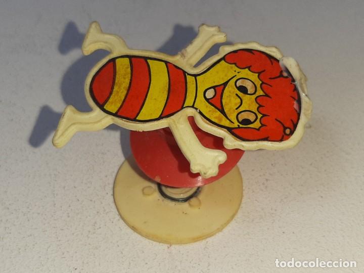 Juguetes antiguos y Juegos de colecci&oacute;n: ANTIGUA PULGA SALTARINA DE LA ABEJA MAYA - MUELLE SALTARIN DE KIOSCO A&Ntilde;OS 80