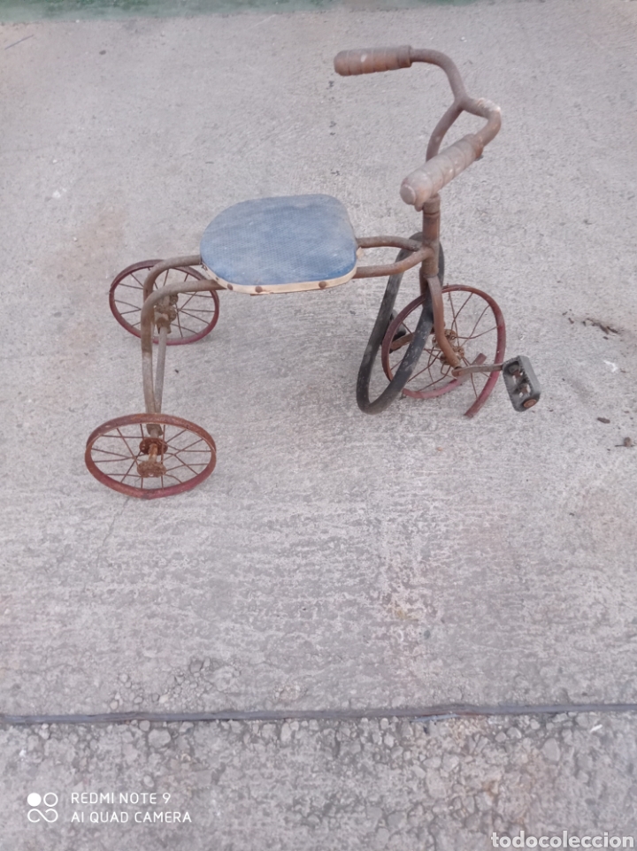 muy antiguo triciclo para niño, está para resta - Compra venta en  todocoleccion