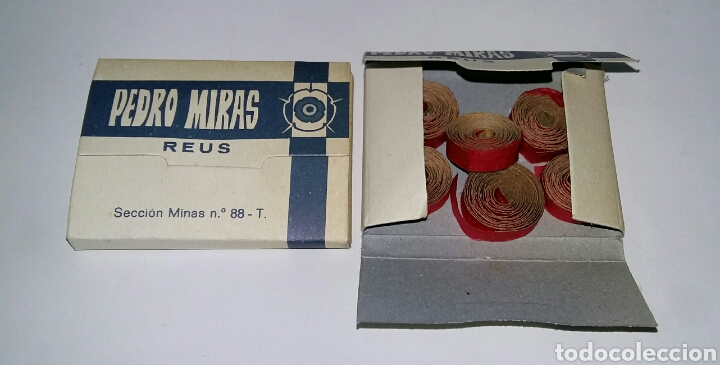 Juguetes antiguos y juegos de colecci&oacute;n: PEDRO MIRAS. 2 CAJAS FULMINANTES PAPEL 6 CINTAS DE 100 TIROS. NUEVOS. REUS. REF 4. CARTERITAS. LOTE.