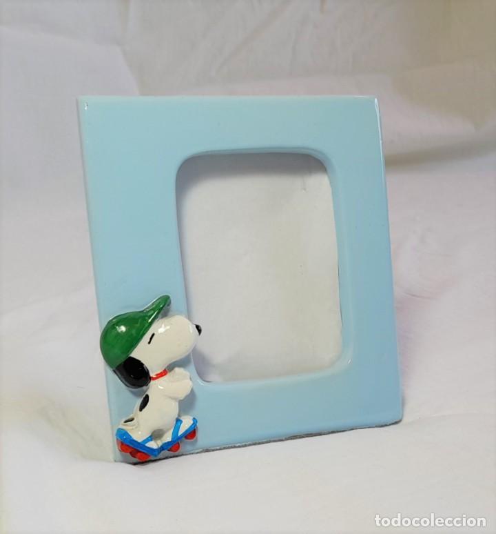 Juguetes antiguos y Juegos de colecci&oacute;n: Marco de fotos Snoopy ** a&ntilde;o 70/80 ** cer&aacute;mica ** buen estado