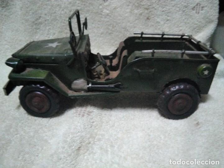 Juguetes antiguos y Juegos de colecci&oacute;n: jeep vintage de hojalata