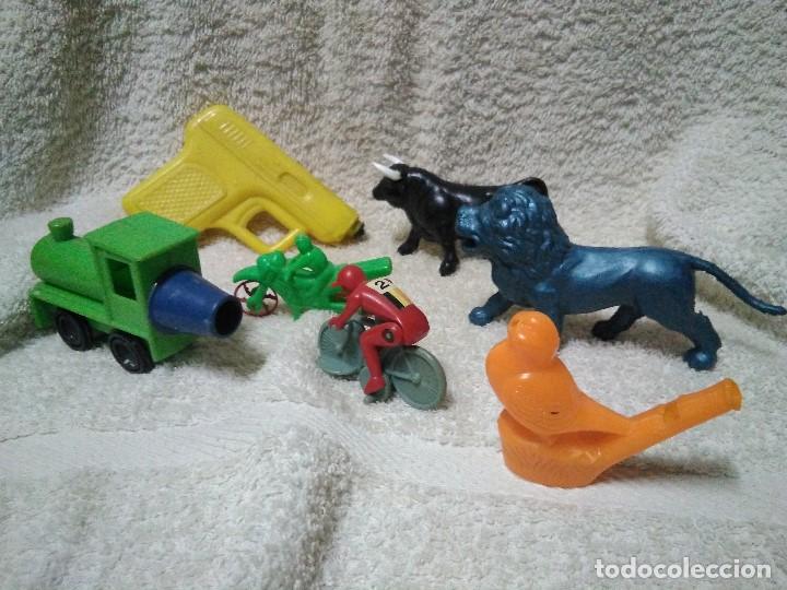 Juguetes antiguos y juegos de colecci&oacute;n: Lote de antiguos juguetes de kiosko