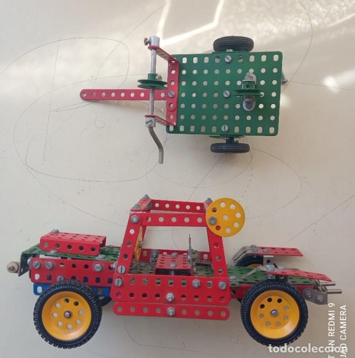 Juguetes antiguos y Juegos de colecci&oacute;n: COCHE MONTADO CON PIEZAS MET&Aacute;LICAS DE MECANO O SIMILAR CON REMOLQUE