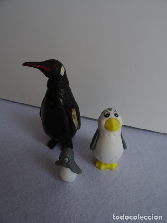 Juguetes antiguos y Juegos de colecci&oacute;n: 3 PINGUINOS UNO BREBA MADE IN WEST GERMANY MOBIL EN LA CABEZA FUNCIONANDO