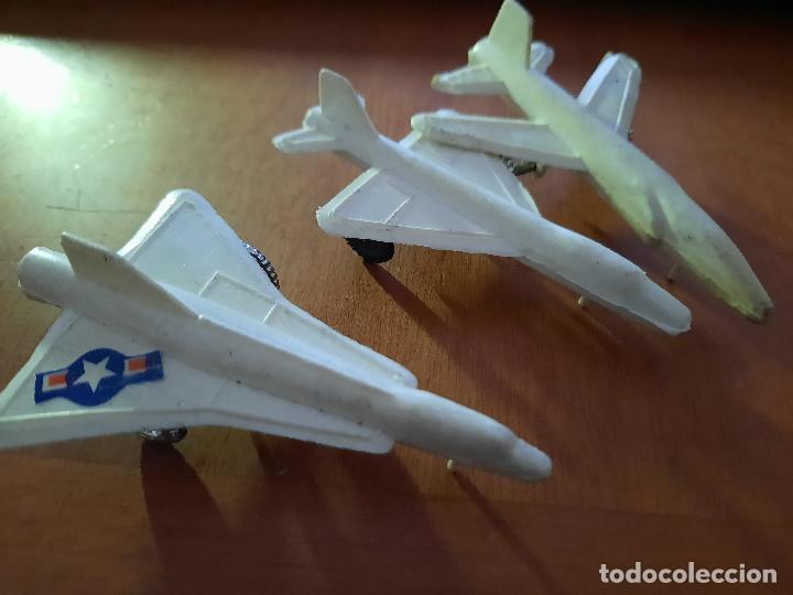 Antique Toys and Collectible Games: 3 AVIONES DE PL&Aacute;STICO. BUEN ESTADO. RUEDAS DE PL&Aacute;STICO QUE NO RUEDAN.