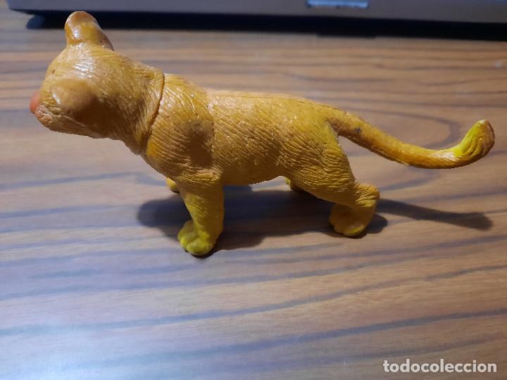 Juguetes antiguos y Juegos de colecci&oacute;n: LEONA DE PLASTICO. 12 CM. DE LARGO. 7 CM. DE ALTO. BUEN ESTADO.
