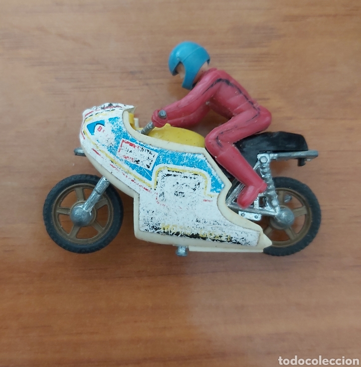 Juguetes antiguos y Juegos de colecci&oacute;n: Antigua moto escala 1:64 marca guisval ideal decoracion, maquetas