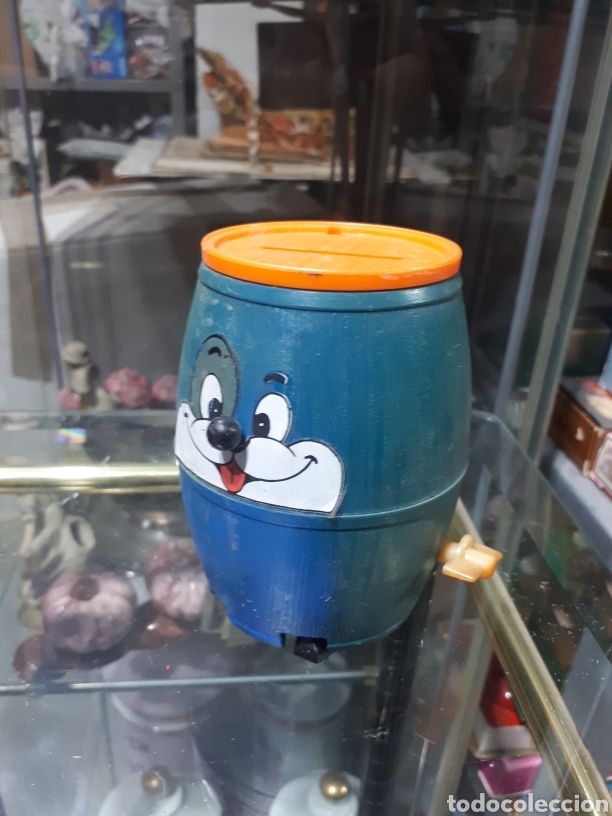 Juguetes antiguos y Juegos de colecci&oacute;n: Graciosa hucha a cuerda andadora made in hong kong a&ntilde;os 70 funcionando