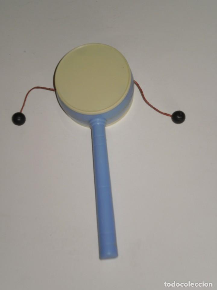 Juguetes antiguos y juegos de colecci&oacute;n: MATRACA DE PLASTICO TIPO TAMBOR , DE LOS A&Ntilde;OS 70 . ARTICULO DE QUIOSCO