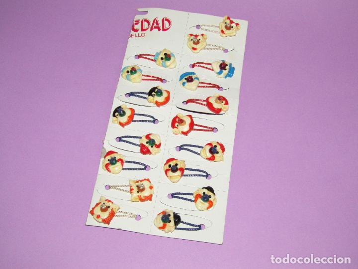 Juguetes antiguos y Juegos de colecci&oacute;n: Cart&oacute;n Expositor con Pasadores Infantiles de Pelo con Monos, Payasos, Tigres y Leones - A&ntilde;o 1980s.