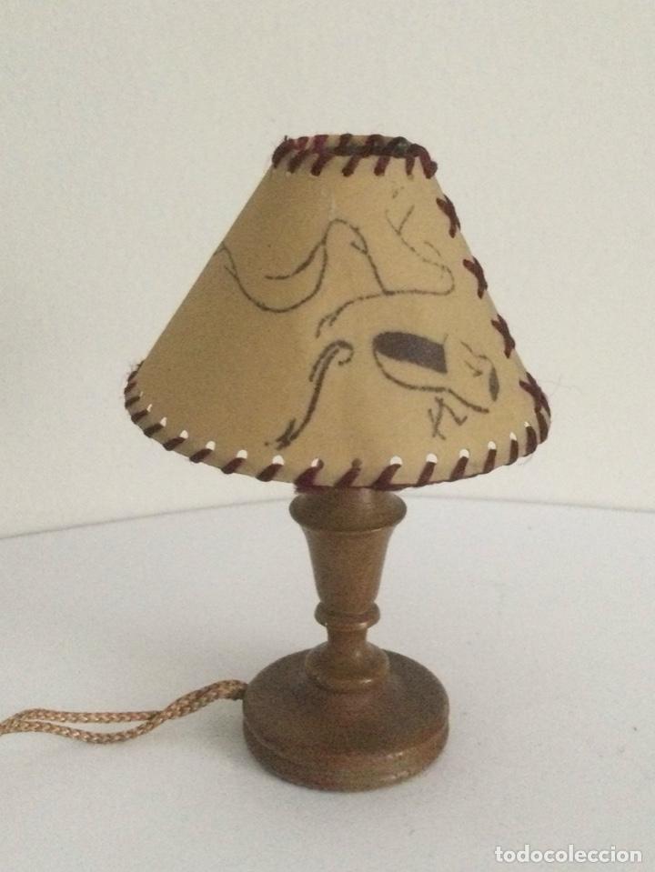 Juguetes antiguos y Juegos de colecci&oacute;n: ANTIGUA LAMPARA DE JUGUETE, MADERA, HECHA A MANO