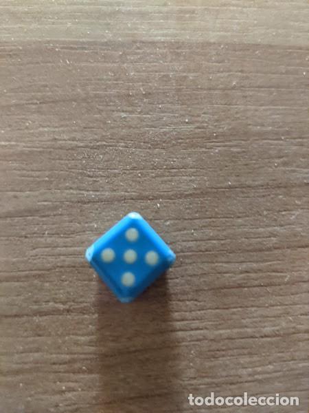 Juguetes antiguos y juegos de colecci&oacute;n: DADO AZUL - Foto 1