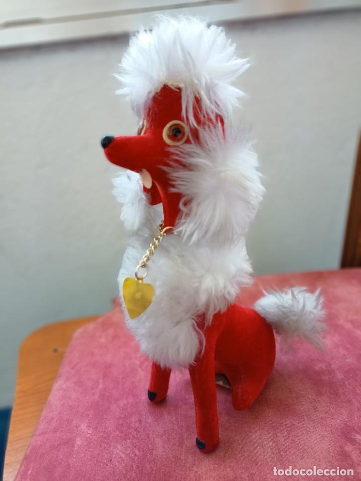 Juguetes antiguos y Juegos de colecci&oacute;n: Curioso perro rojo made in japan 22 cm alto