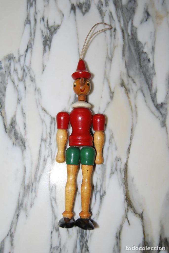 Juguetes antiguos y Juegos de colecci&oacute;n: PINOCHO DE MADERA - PARA POSAR O COLGAR - 20 CM