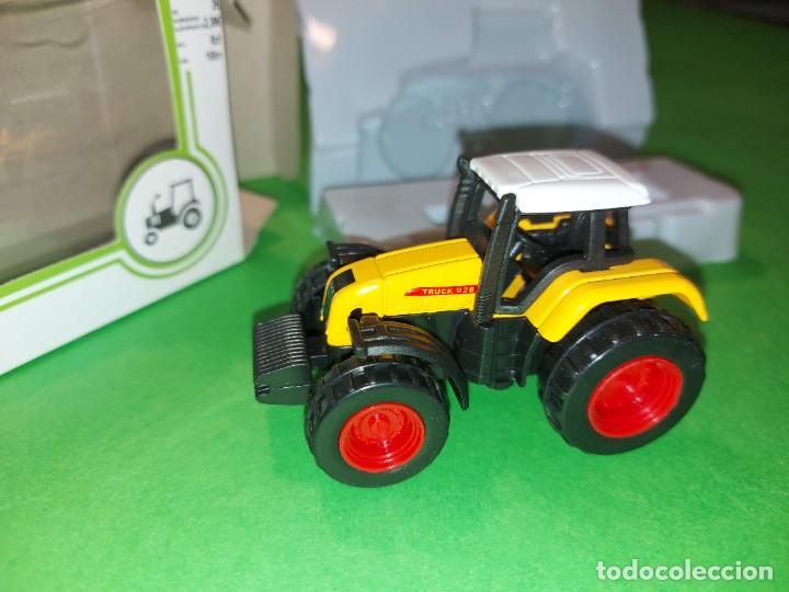 Juguetes antiguos y Juegos de colecci&oacute;n: TRACTOR - FARM TRActOR