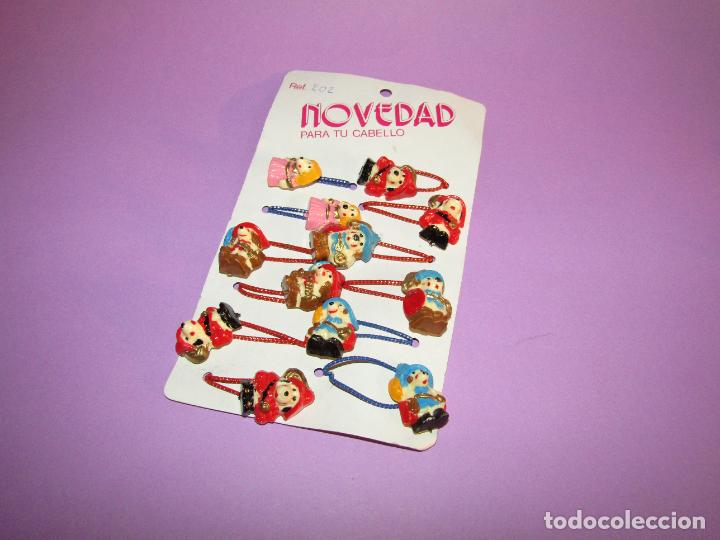 Juguetes antiguos y Juegos de colecci&oacute;n: Cart&oacute;n Expositor Completo con Pasadores Infantiles de Pelo Serie TV D'ARTACAN Y LOS MOSQUEPERROS.