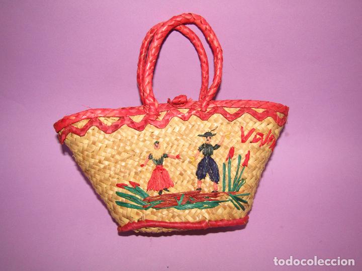 Juguetes antiguos y juegos de colecci&oacute;n: Antigua Cesta de Fibras Naturales - Juguete para Juegos de Ni&ntilde;as con Mu&ntilde;ecas