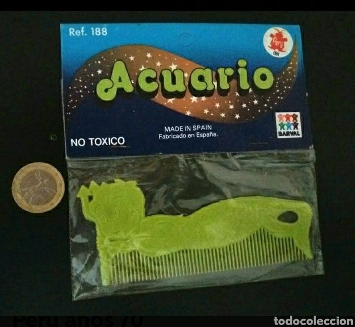 Juguetes antiguos y juegos de colecci&oacute;n: Bl&iacute;ster PEINE HOR&Oacute;SCOPO zodiaco ACUARIO a&ntilde;os 70 PRECINTADO juguete juego colecci&oacute;n baratija kiosco