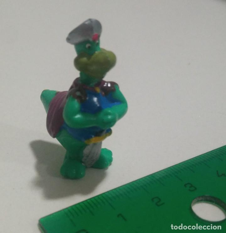 Juguetes antiguos y Juegos de colecci&oacute;n: figura dinosaurio dino mu&ntilde;eco miniatura mini figurita mu&ntilde;equito arabe ali baba sable