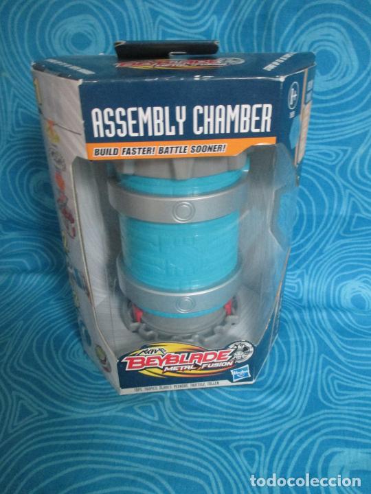 Juguetes antiguos y juegos de colecci&oacute;n: BEYBLADE, CAMARA DE MONTAJE HASBRO, A ESTRENAR