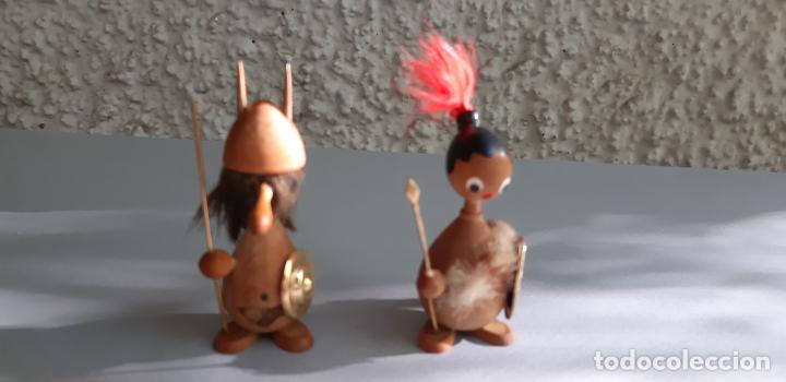 Juguetes antiguos y juegos de colecci&oacute;n: PAREJA D GUERREROS D MADERA,JUGUETES MUY ANTIGUOS,VIKINGO Y GUERRERO AFRICANO (GOUDA)