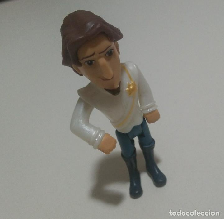 Juguetes antiguos y juegos de colecci&oacute;n: figura flynn rider del set Disney Princess Little Kingdom Rapunzel's Royal Wedding mu&ntilde;eco articulado