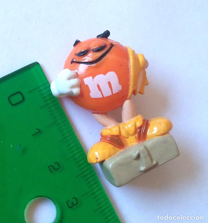 Juguetes antiguos y Juegos de colecci&oacute;n: emanem mini emanems mu&ntilde;eco mu&ntilde;equito figurita figura podio troglodita podium prehistoria mars