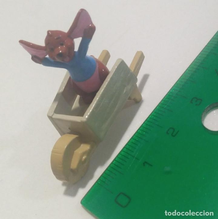 Juguetes antiguos y juegos de colecci&oacute;n: figura disney figurita mu&ntilde;eco winnie poh pooh mu&ntilde;equito miniatura canguro diorama carro carrito