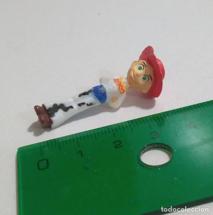 Juguetes antiguos y juegos de colecci&oacute;n: toy story zaini mu&ntilde;eco vaquera jessie jessy figurita mu&ntilde;eco d huevo sorpesa miniatura diorama mu&ntilde;eca