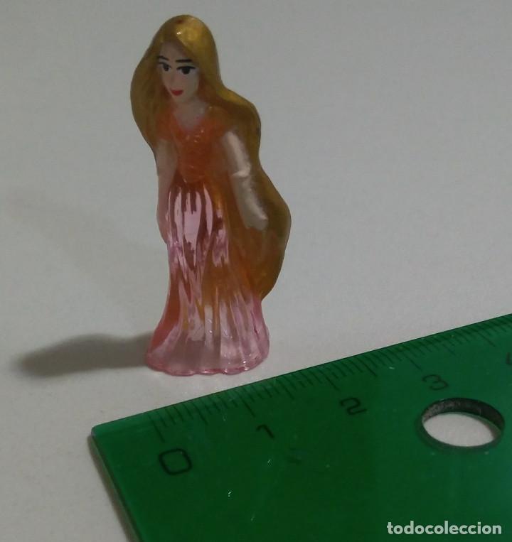 Juguetes antiguos y juegos de colecci&oacute;n: princesa disney princess figurita figura mu&ntilde;eco figurita mini zaini tangled enredados rapunzel