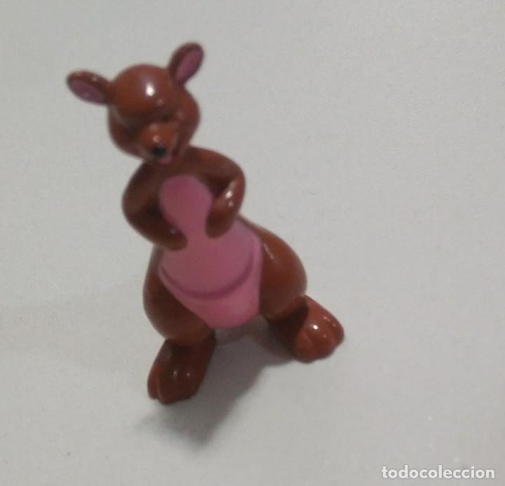 Juguetes antiguos y juegos de colecci&oacute;n: figura disney figurita mu&ntilde;eco winnie poh pooh mu&ntilde;equito miniatura canguro