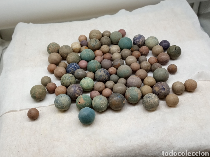 Juguetes antiguos y Juegos de colecci&oacute;n: Lote de canicas de la &eacute;poca