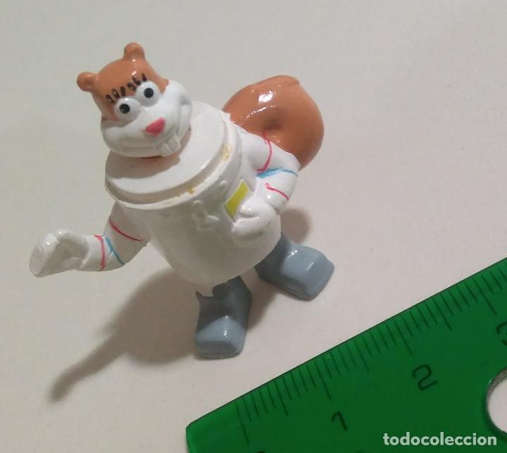Juguetes antiguos y Juegos de colecci&oacute;n: bob esponja spongebob sponge bob mu&ntilde;eco miniatura mu&ntilde;equito figurita figura d huevo sorpresa arenita