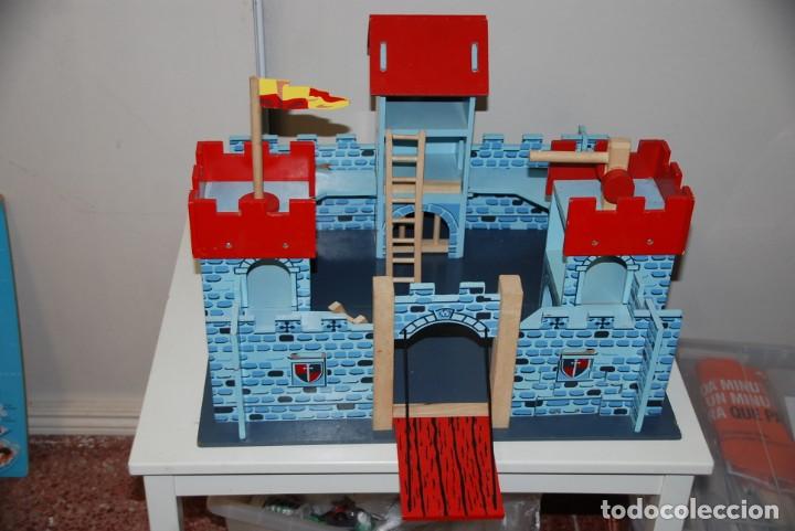 Juguetes antiguos y juegos de colecci&oacute;n: Castillo de madera - Foto 1