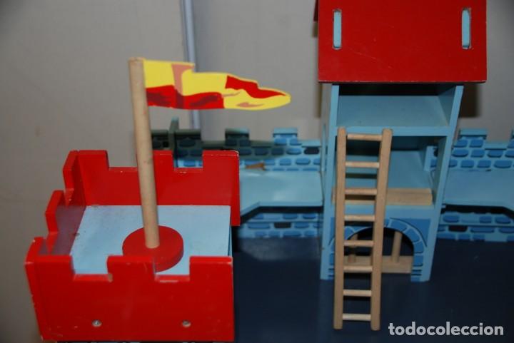 Juguetes antiguos y juegos de colecci&oacute;n: Castillo de madera - Foto 4