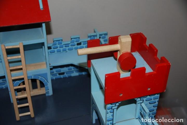Juguetes antiguos y juegos de colecci&oacute;n: Castillo de madera - Foto 5