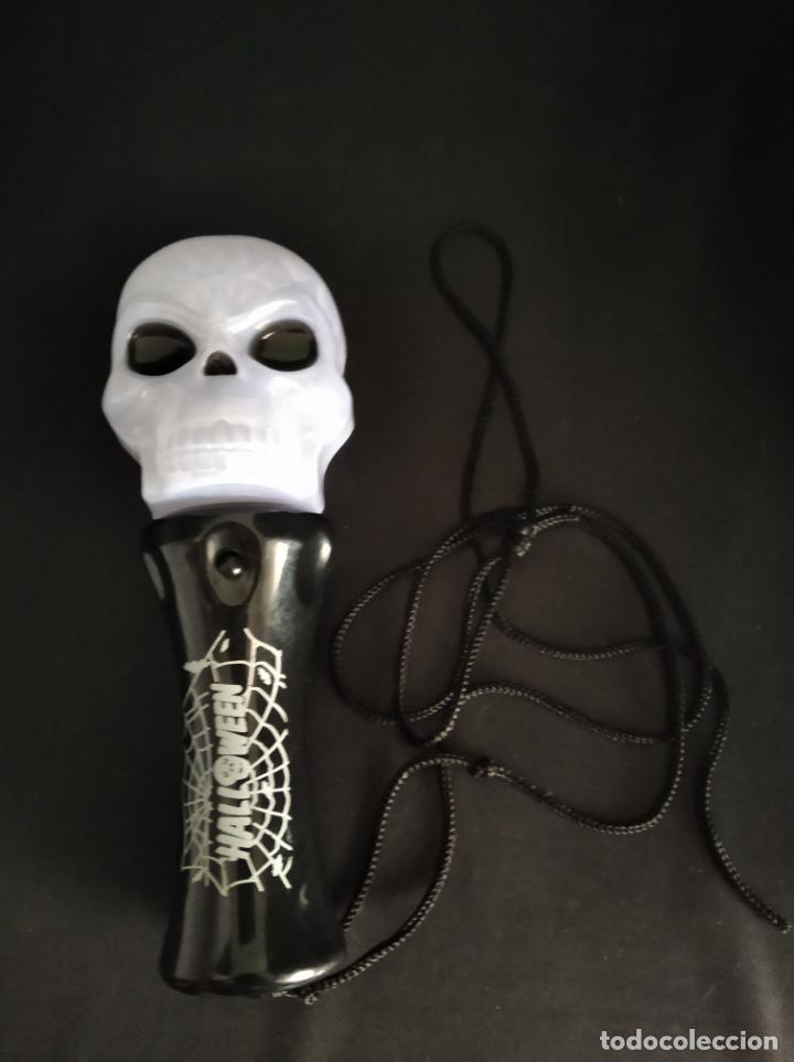 Juguetes antiguos y juegos de colecci&oacute;n: LINTERNA CALAVERA TERRORIFICA. FUNCIONANDO - Foto 1