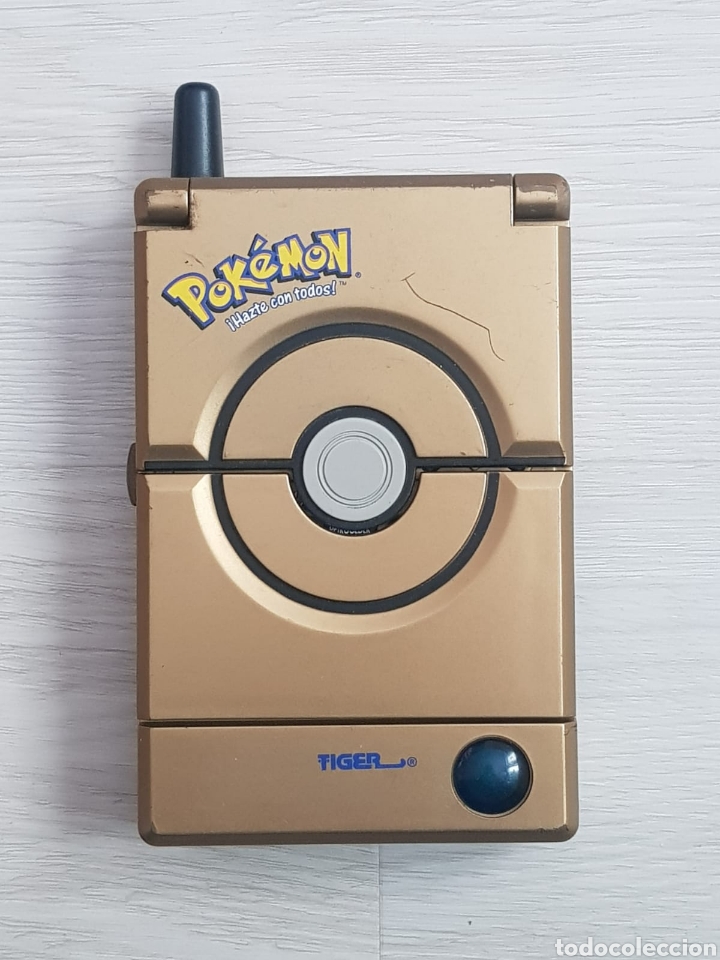 Pokemon POKEDEX DELUXE GOLD Edition 2001 - Rare Vintage Collectible TIGER  GAME