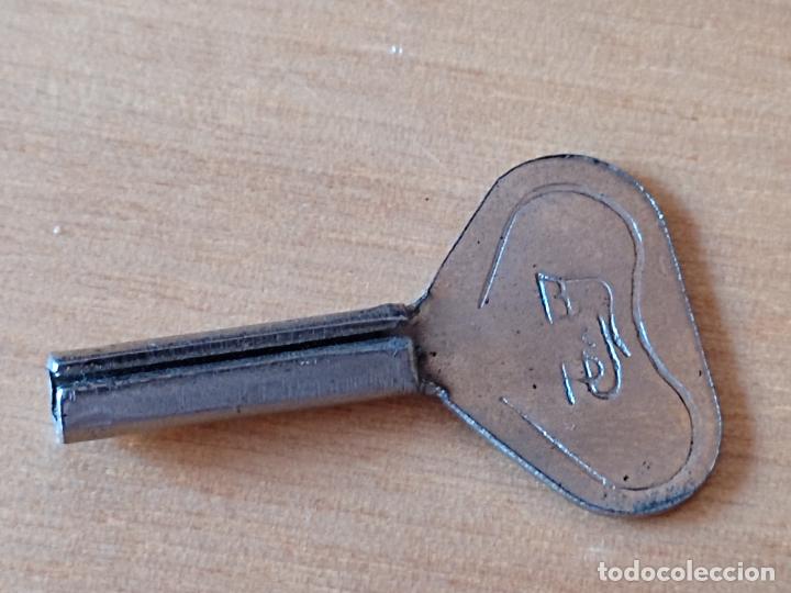 Juguetes antiguos y Juegos de colecci&oacute;n: PAYA LLAVE N&ordm; 3 CUADRADILLO 3,8 CMS LARGO ORIGINAL JUGUETES