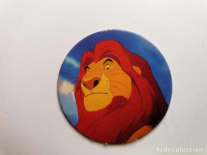 Juguetes antiguos y Juegos de colecci&oacute;n: TAZO PANINI CAPS - DISNEY EL REY LEON - TRASERA ROI LION - N&ordm; 2