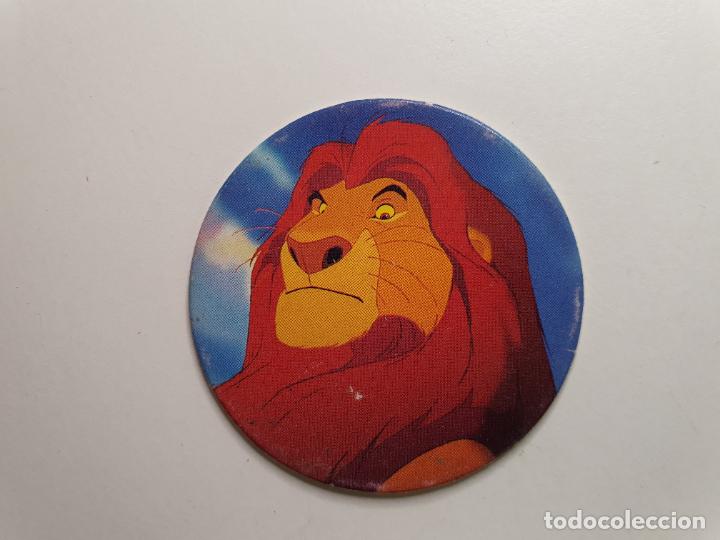 Juguetes antiguos y Juegos de colecci&oacute;n: TAZO PANINI CAPS - DISNEY EL REY LEON - TRASERA REY LEON - N&ordm; 2