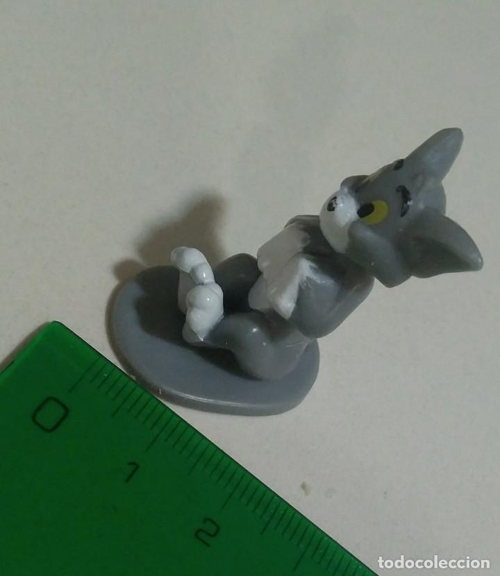 Juguetes antiguos y Juegos de colecci&oacute;n: gatito gato de huevo sorpresa figurita figura mu&ntilde;eco mu&ntilde;equito raton tom jerry 3d