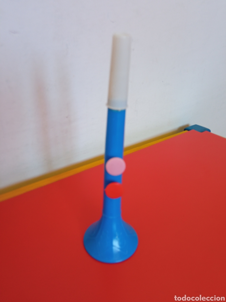 Juguetes antiguos y Juegos de colecci&oacute;n: TROMPETA AZUL SONORA INFANTIL (16 CM).PEDRO FERRER GALAN 80S.NUEVA.