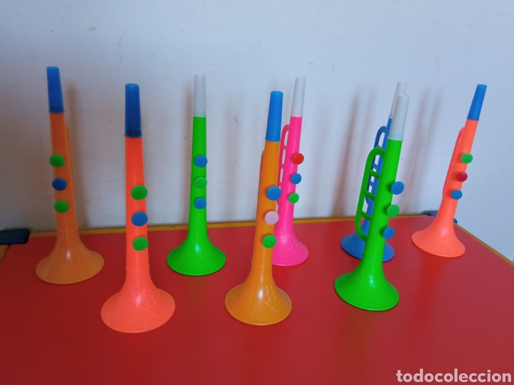 Juguetes antiguos y Juegos de colecci&oacute;n: LOTE DE 8 TROMPETAS SONORAS INFANTILES (21 CM). PEDRO FERRER GALAN 80S.NUEVAS.