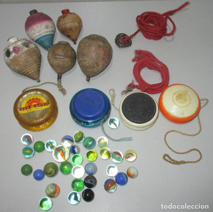 Juguetes antiguos y Juegos de colecci&oacute;n: Lote NOST&Aacute;LGICO, cuando jug&aacute;bamos en la calle, peonzas, trompas, yo-yo's, canicas, 70-80's, RUSSELL