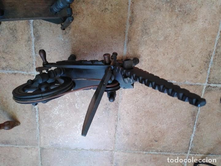 Juguetes antiguos y juegos de colecci&oacute;n: Ruecas de juguete antiguas en madera