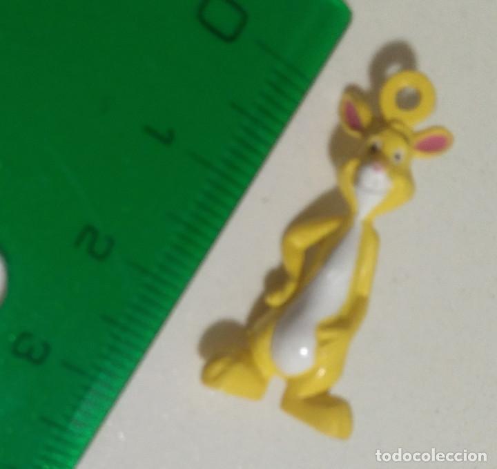 Juguetes antiguos y juegos de colecci&oacute;n: colgante winnie pooh conejo miniatura mini mu&ntilde;eco figura disney winie poh figurita mu&ntilde;equito